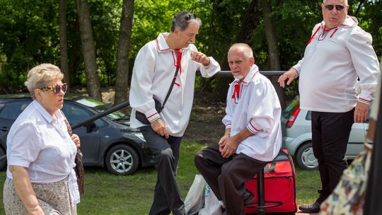 III Powiatowy Festiwal Piosenki Biesiadnej i Święto Rodzin Zastępczych w Nowinach cz. II [GALERIA ZDJĘĆ]