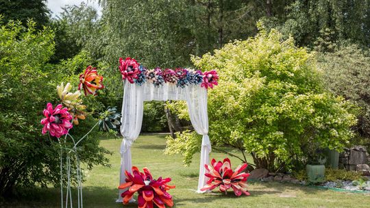 III Powiatowy Festiwal Piosenki Biesiadnej i Święto Rodzin Zastępczych w Nowinach cz. II [GALERIA ZDJĘĆ]