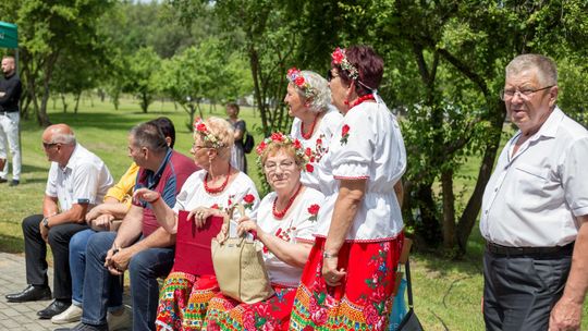 III Powiatowy Festiwal Piosenki Biesiadnej i Święto Rodzin Zastępczych w Nowinach cz. II [GALERIA ZDJĘĆ]