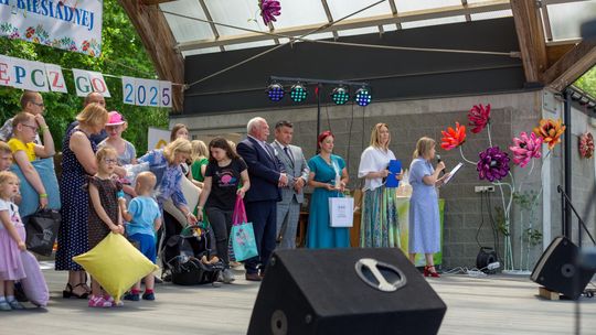 III Powiatowy Festiwal Piosenki Biesiadnej i Święto Rodzin Zastępczych w Nowinach cz. II [GALERIA ZDJĘĆ]