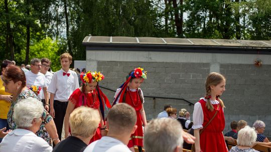 III Powiatowy Festiwal Piosenki Biesiadnej i Święto Rodzin Zastępczych w Nowinach cz. II [GALERIA ZDJĘĆ]