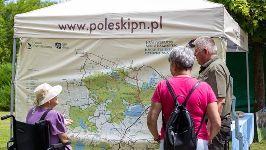 III Powiatowy Festiwal Piosenki Biesiadnej i Święto Rodzin Zastępczych w Nowinach cz. II [GALERIA ZDJĘĆ]