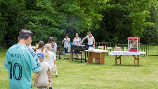 III Powiatowy Festiwal Piosenki Biesiadnej i Święto Rodzin Zastępczych w Nowinach cz. II [GALERIA ZDJĘĆ]