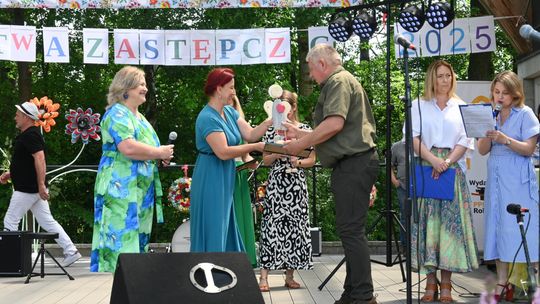 III Powiatowy Festiwal Piosenki Biesiadnej i Święto Rodzin Zastępczych w Nowinach cz. II [GALERIA ZDJĘĆ]