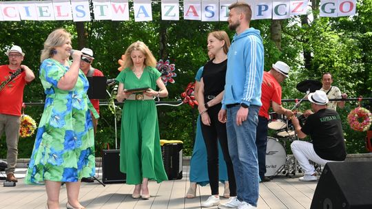 III Powiatowy Festiwal Piosenki Biesiadnej i Święto Rodzin Zastępczych w Nowinach cz. II [GALERIA ZDJĘĆ]