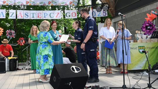 III Powiatowy Festiwal Piosenki Biesiadnej i Święto Rodzin Zastępczych w Nowinach cz. II [GALERIA ZDJĘĆ]