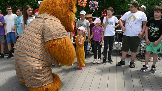 III Powiatowy Festiwal Piosenki Biesiadnej i Święto Rodzin Zastępczych w Nowinach cz. II [GALERIA ZDJĘĆ]