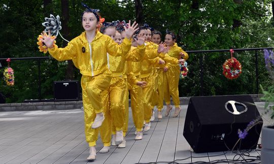 III Powiatowy Festiwal Piosenki Biesiadnej i Święto Rodzin Zastępczych w Nowinach cz. II [GALERIA ZDJĘĆ]