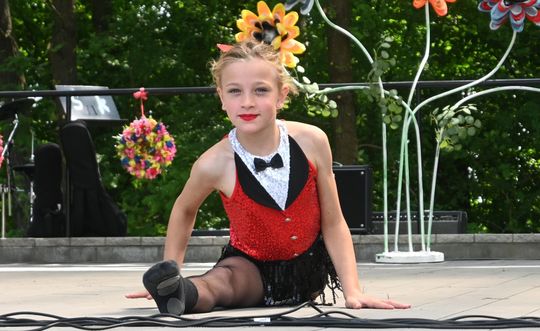 III Powiatowy Festiwal Piosenki Biesiadnej i Święto Rodzin Zastępczych w Nowinach cz. II [GALERIA ZDJĘĆ]