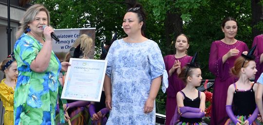 III Powiatowy Festiwal Piosenki Biesiadnej i Święto Rodzin Zastępczych w Nowinach cz. II [GALERIA ZDJĘĆ]