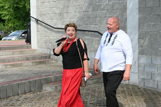 III Powiatowy Festiwal Piosenki Biesiadnej i Święto Rodzin Zastępczych w Nowinach cz. II [GALERIA ZDJĘĆ]