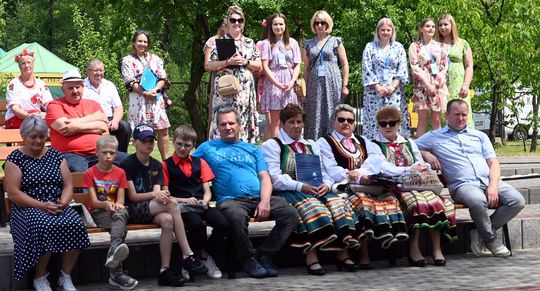 III Powiatowy Festiwal Piosenki Biesiadnej i Święto Rodzin Zastępczych w Nowinach cz. II [GALERIA ZDJĘĆ]