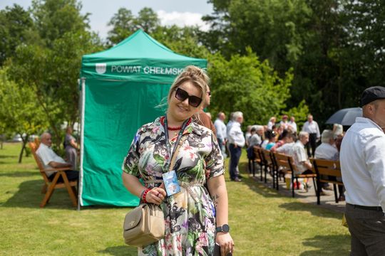 III Powiatowy Festiwal Piosenki Biesiadnej i Święto Rodzin Zastępczych w Nowinach cz. II [GALERIA ZDJĘĆ]