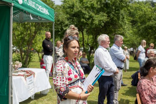 III Powiatowy Festiwal Piosenki Biesiadnej i Święto Rodzin Zastępczych w Nowinach cz. II [GALERIA ZDJĘĆ]