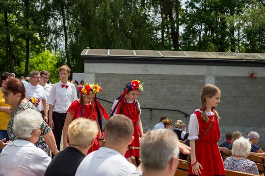 III Powiatowy Festiwal Piosenki Biesiadnej i Święto Rodzin Zastępczych w Nowinach cz. II [GALERIA ZDJĘĆ]