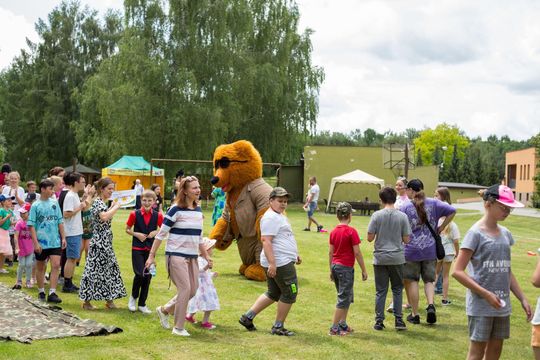 III Powiatowy Festiwal Piosenki Biesiadnej i Święto Rodzin Zastępczych w Nowinach cz. II [GALERIA ZDJĘĆ]