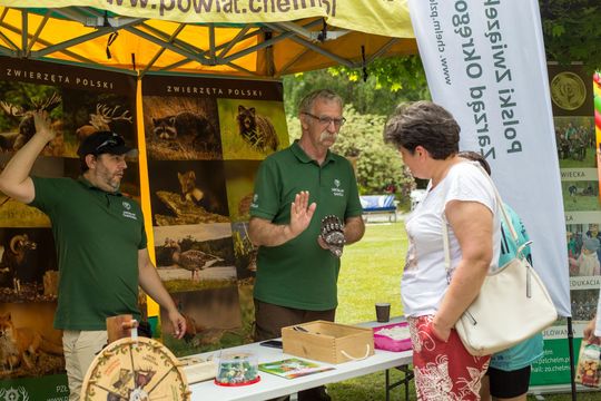 III Powiatowy Festiwal Piosenki Biesiadnej i Święto Rodzin Zastępczych w Nowinach cz. II [GALERIA ZDJĘĆ]