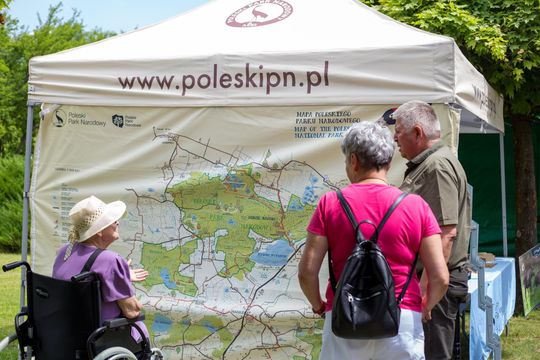 III Powiatowy Festiwal Piosenki Biesiadnej i Święto Rodzin Zastępczych w Nowinach cz. II [GALERIA ZDJĘĆ]