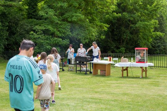 III Powiatowy Festiwal Piosenki Biesiadnej i Święto Rodzin Zastępczych w Nowinach cz. II [GALERIA ZDJĘĆ]