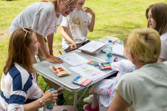 III Powiatowy Festiwal Piosenki Biesiadnej i Święto Rodzin Zastępczych w Nowinach cz. II [GALERIA ZDJĘĆ]