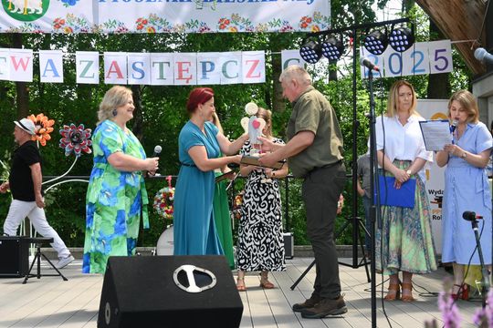III Powiatowy Festiwal Piosenki Biesiadnej i Święto Rodzin Zastępczych w Nowinach cz. II [GALERIA ZDJĘĆ]