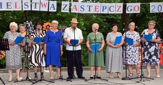 III Powiatowy Festiwal Piosenki Biesiadnej i Święto Rodzin Zastępczych w Nowinach cz. II [GALERIA ZDJĘĆ]
