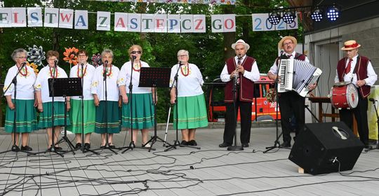 III Powiatowy Festiwal Piosenki Biesiadnej i Święto Rodzin Zastępczych w Nowinach cz. II [GALERIA ZDJĘĆ]