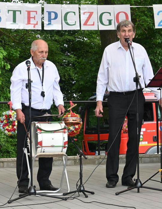 III Powiatowy Festiwal Piosenki Biesiadnej i Święto Rodzin Zastępczych w Nowinach cz. II [GALERIA ZDJĘĆ]