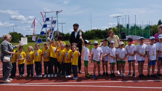 Chełm. Olimpiada Przedszkolaków na stadionie lekkoatletycznym przy II LO [GALERIA ZDJĘĆ]