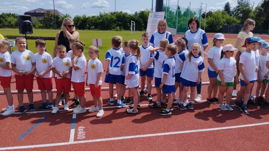 Chełm. Olimpiada Przedszkolaków na stadionie lekkoatletycznym przy II LO [GALERIA ZDJĘĆ]