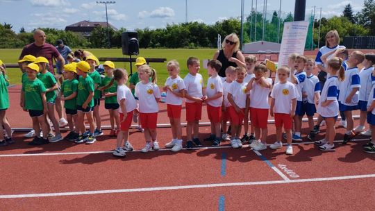 Chełm. Olimpiada Przedszkolaków na stadionie lekkoatletycznym przy II LO [GALERIA ZDJĘĆ]