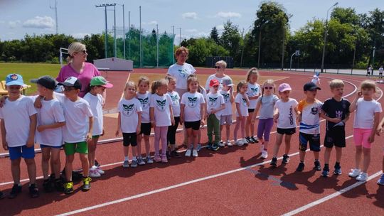 Chełm. Olimpiada Przedszkolaków na stadionie lekkoatletycznym przy II LO [GALERIA ZDJĘĆ]