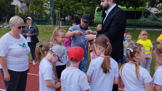 Chełm. Olimpiada Przedszkolaków na stadionie lekkoatletycznym przy II LO [GALERIA ZDJĘĆ]