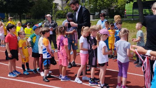 Chełm. Olimpiada Przedszkolaków na stadionie lekkoatletycznym przy II LO [GALERIA ZDJĘĆ]
