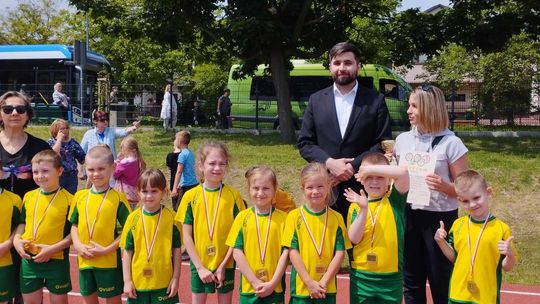 Chełm. Olimpiada Przedszkolaków na stadionie lekkoatletycznym przy II LO [GALERIA ZDJĘĆ]