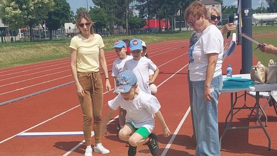 Chełm. Olimpiada Przedszkolaków na stadionie lekkoatletycznym przy II LO [GALERIA ZDJĘĆ]