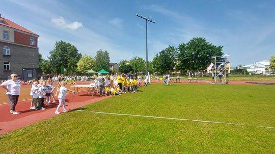Chełm. Olimpiada Przedszkolaków na stadionie lekkoatletycznym przy II LO [GALERIA ZDJĘĆ]