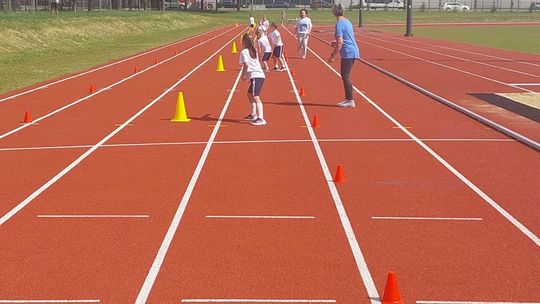 Chełm. Olimpiada Przedszkolaków na stadionie lekkoatletycznym przy II LO [GALERIA ZDJĘĆ]