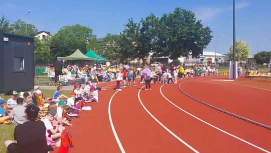 Chełm. Olimpiada Przedszkolaków na stadionie lekkoatletycznym przy II LO [GALERIA ZDJĘĆ]