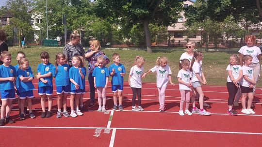 Chełm. Olimpiada Przedszkolaków na stadionie lekkoatletycznym przy II LO [GALERIA ZDJĘĆ]