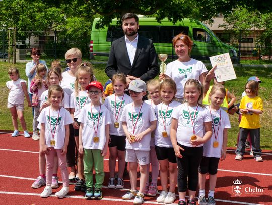 Chełm. Olimpiada Przedszkolaków na stadionie lekkoatletycznym przy II LO [GALERIA ZDJĘĆ]