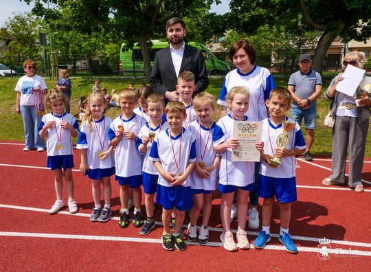 Chełm. Olimpiada Przedszkolaków na stadionie lekkoatletycznym przy II LO [GALERIA ZDJĘĆ]