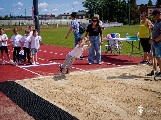 Chełm. Olimpiada Przedszkolaków na stadionie lekkoatletycznym przy II LO [GALERIA ZDJĘĆ]