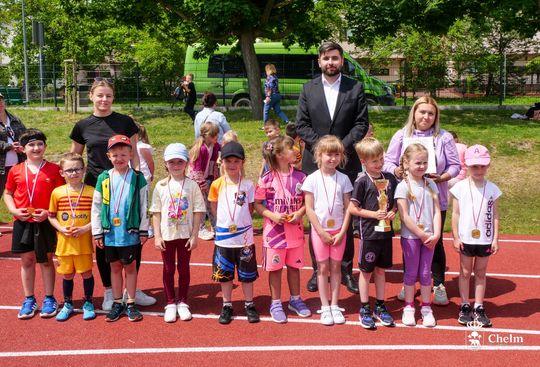 Chełm. Olimpiada Przedszkolaków na stadionie lekkoatletycznym przy II LO [GALERIA ZDJĘĆ]