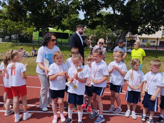 Chełm. Olimpiada Przedszkolaków na stadionie lekkoatletycznym przy II LO [GALERIA ZDJĘĆ]