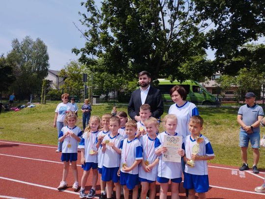 Chełm. Olimpiada Przedszkolaków na stadionie lekkoatletycznym przy II LO [GALERIA ZDJĘĆ]