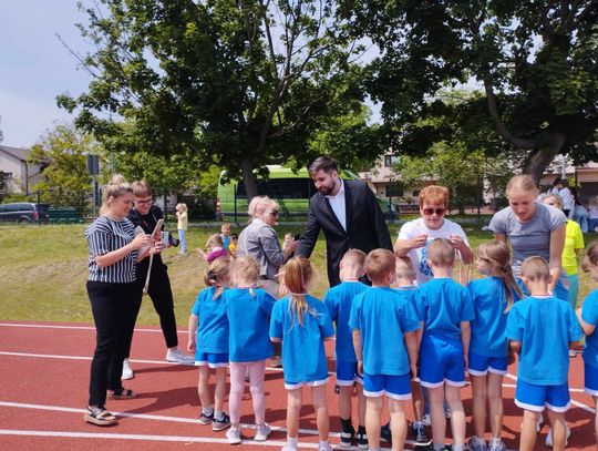 Chełm. Olimpiada Przedszkolaków na stadionie lekkoatletycznym przy II LO [GALERIA ZDJĘĆ]