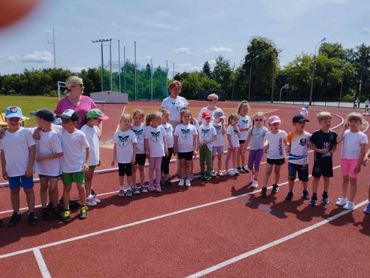 Chełm. Olimpiada Przedszkolaków na stadionie lekkoatletycznym przy II LO [GALERIA ZDJĘĆ]