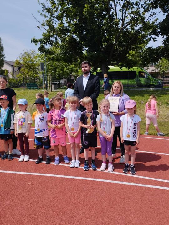 Chełm. Olimpiada Przedszkolaków na stadionie lekkoatletycznym przy II LO [GALERIA ZDJĘĆ]