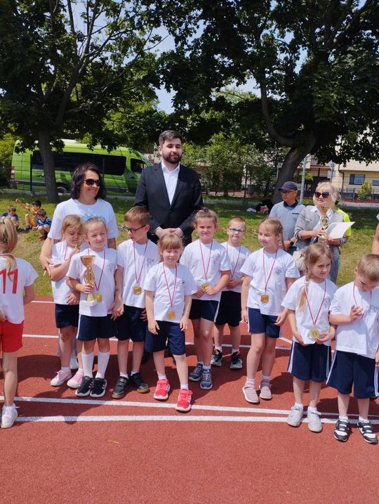 Chełm. Olimpiada Przedszkolaków na stadionie lekkoatletycznym przy II LO [GALERIA ZDJĘĆ]